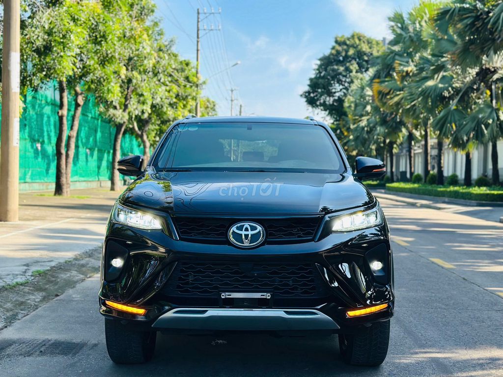 Fortuner Legender 2.4 AT 4x2 2022 - 55000km. Mua bán Ô tô tại Thành phố Dĩ An Bình Dương được đăng bởi Siêu Thị Ô Tô Bình Dương  hình 1