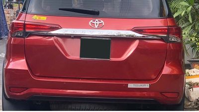 Toyota Fortuner 2019 Đỏ 13 vạn km
