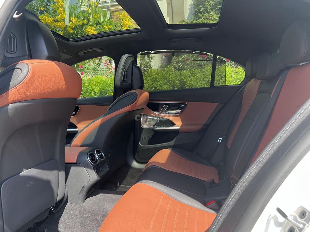❤️ MERCEDES C300 AMG 2023 TRẮNG/NÂU CỰC ĐẸP. Mua bán Ô tô tại Quận 7 Tp Hồ Chí Minh được đăng bởi Tri Mercedes DNZ hình 14