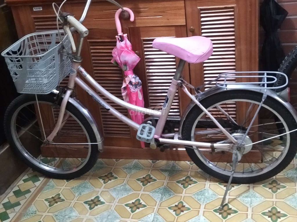 Xe 20inch nguyên bản ko hỏng gì rất chắc chắn,. Mua bán Xe đạp tại Quận Hà Đông Hà Nội được đăng bởi Anh Tiến hình 2