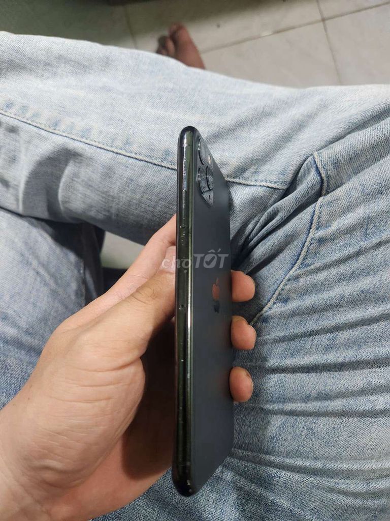 IPhone 11 Pro Max nguyên zin, pin 100 có fix. Mua bán Điện thoại tại Huyện Tân Phước Tiền Giang được đăng bởi Nguyễn Nhựt hình 1