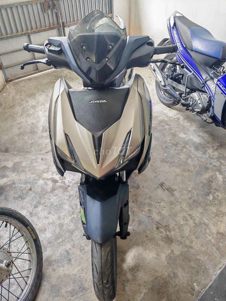 cần tiền nên bán xe lại winner x abs. Mua bán Xe máy tại Thành phố Nha Trang Khánh Hòa được đăng bởi Vũ Lê hình 2