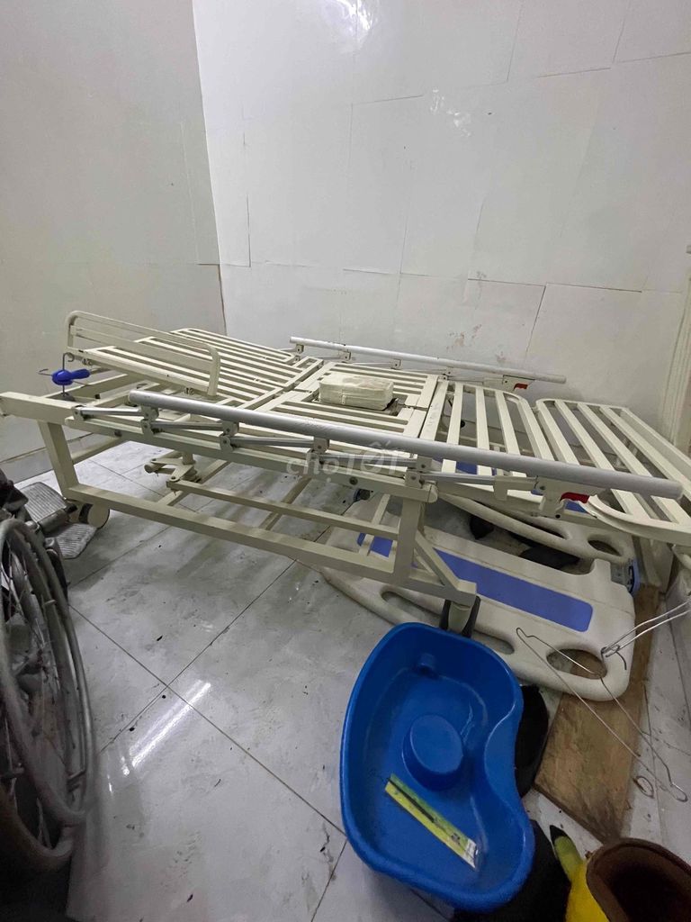 Giường y tế kim loại Trắng kem. Mua bán Giường, chăn ga gối nệm tại undefined Tp Hồ Chí Minh được đăng bởi sang nguyễn hình 1
