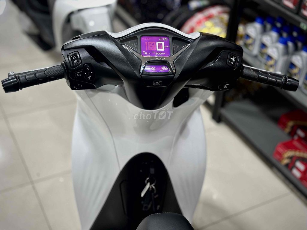 Sh125i 2024 Odo8k Lướt chính chủ ( Hỗ trợ GÓP ) 🔥🔥. Mua bán Xe máy tại Thị xã Phú Mỹ Bà Rịa - Vũng Tàu được đăng bởi Cửa Hàng Xe Máy Phú Mỹ hình 2