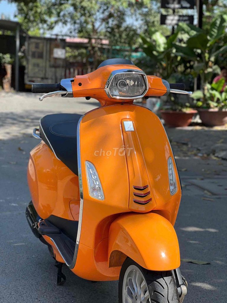 🌈   Xe Vespa Sprin 125  2016 đèn vuông màu cam bó