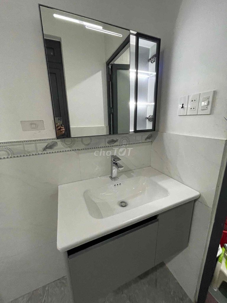 Tủ lavabo 80x47cm Sứ Đèn LED. Mua bán Thiết bị vệ sinh, nhà tắm tại Quận Cẩm Lệ Đà Nẵng được đăng bởi Tổng kho buôn sĩ Sen Vòi nội thất Đà Nẵng hình 1