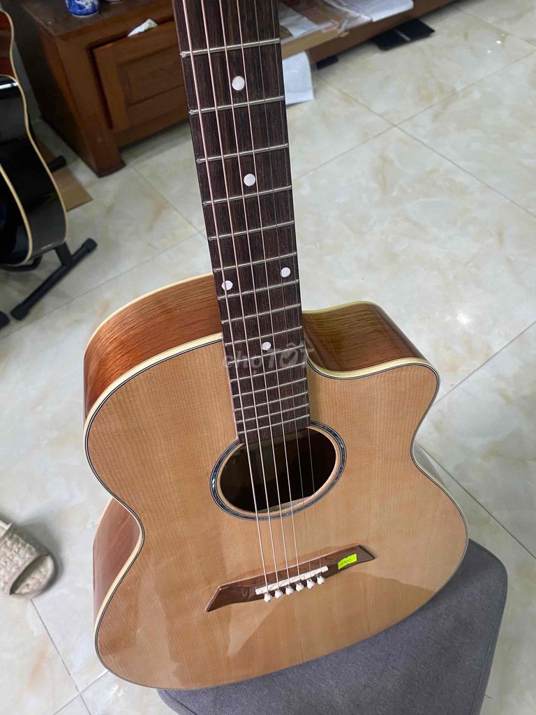 Thanh lý acoustic gỗ thịt chỉ 1.300k mới keng