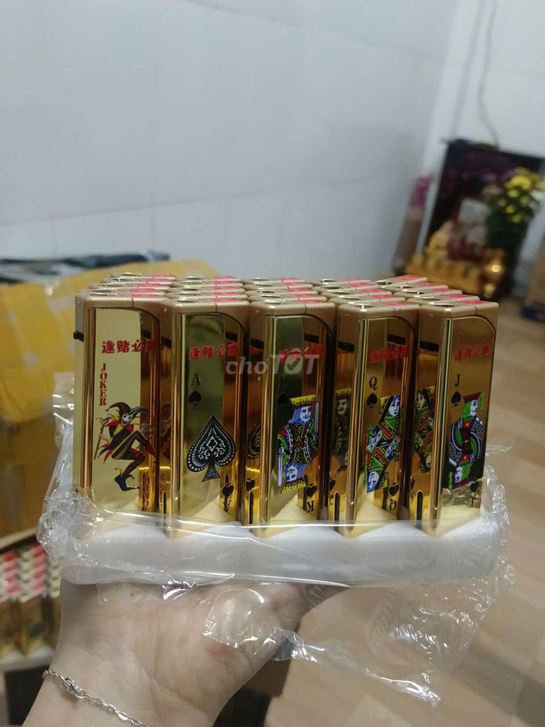 Bật lửa khò Vàng Kim loại. Mua bán Đồ sưu tầm, đồ cổ tại Thành phố Vinh Nghệ An được đăng bởi thai nhat Huynh hình 1