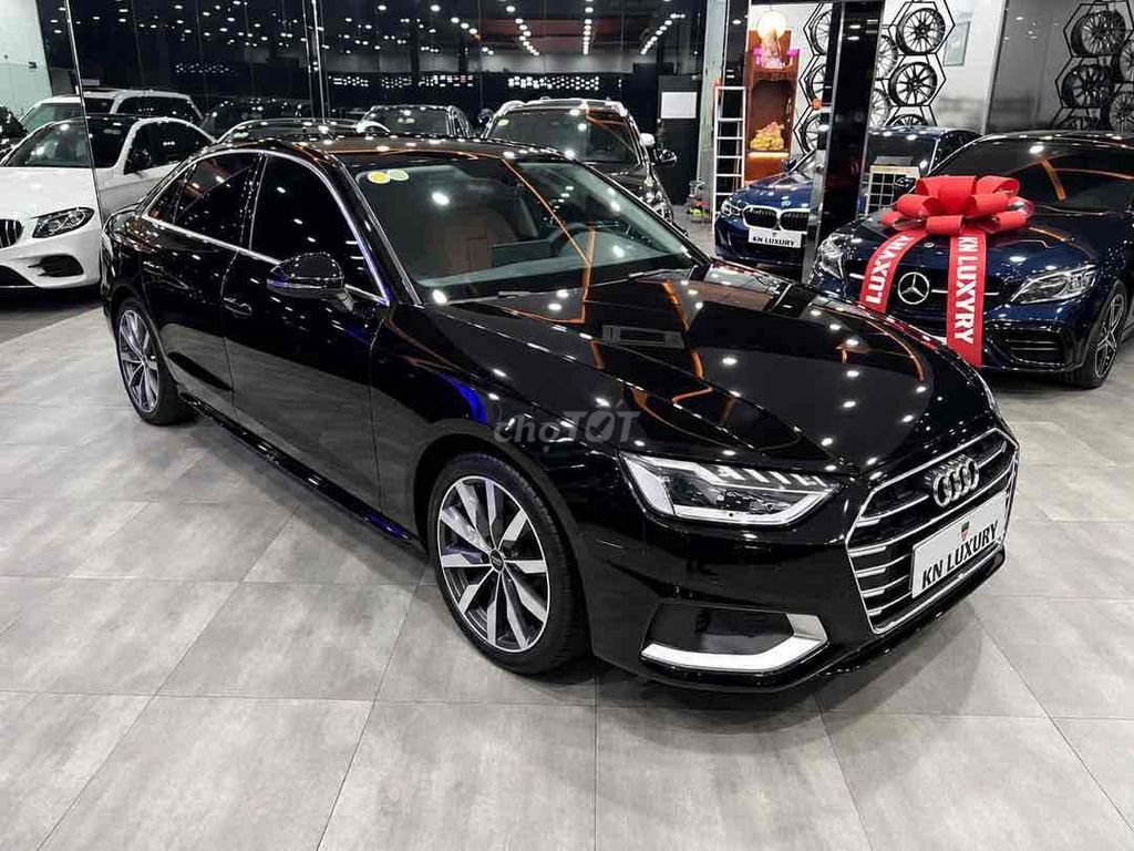 Audi A4 40TFSI Model 2021 Черный 59 000 км