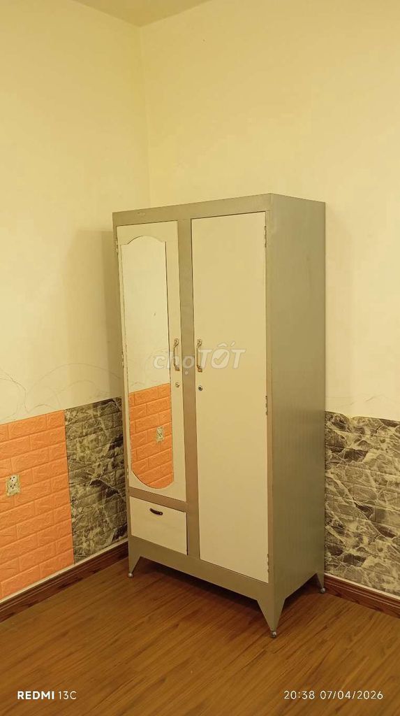 Tủ sắt, quần áo 200K (giá gốc 600K), tự vận chuyển. Mua bán Tủ, kệ gia đình tại Thành phố Thủ Đức Tp Hồ Chí Minh được đăng bởi Hồng Quân Tô hình 1