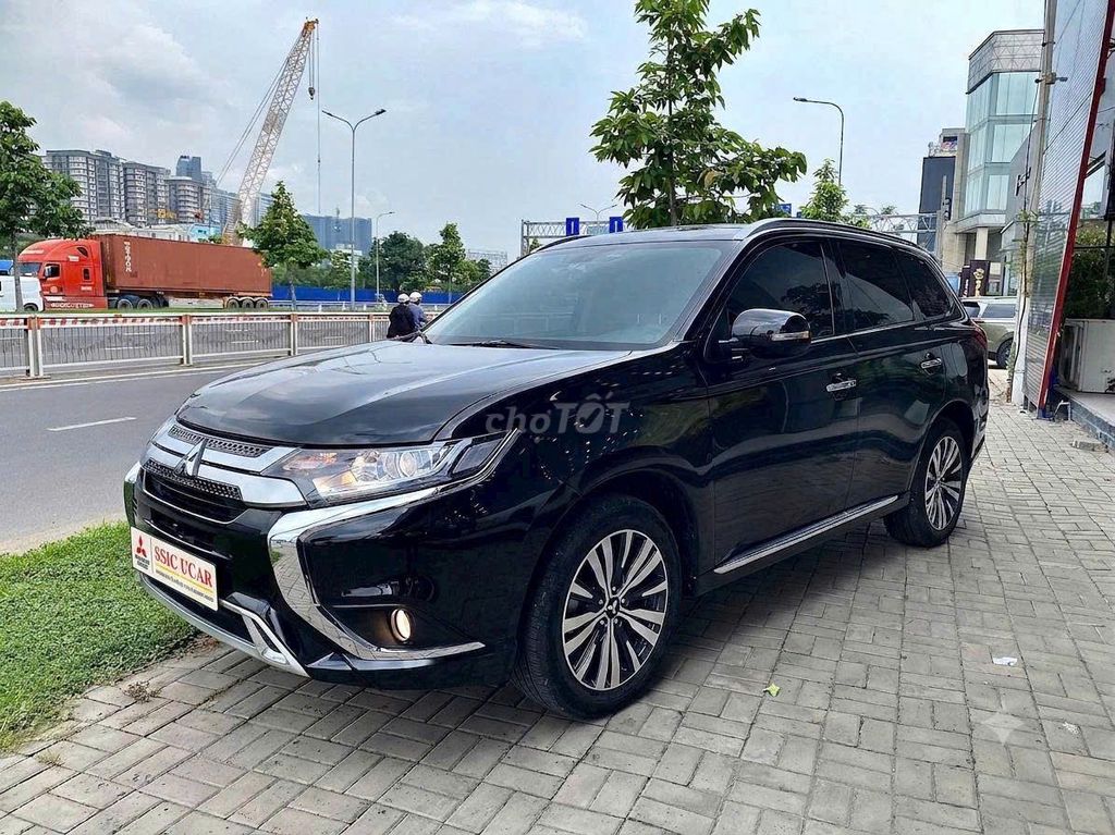 MITSUBISHI OUTLANDER CVT 2023 LƯỚT CHÍNH HÃNG