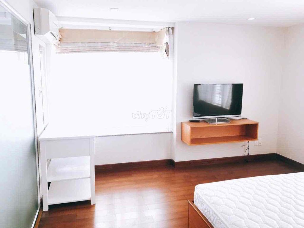 Cho thuê nhanh căn Loft Hoyse 5pn,3wc 129m2 thuộc CC Phú Hoàng Anh