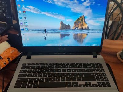 Cần bán Laptop ASUS X507UF core I5-8250U