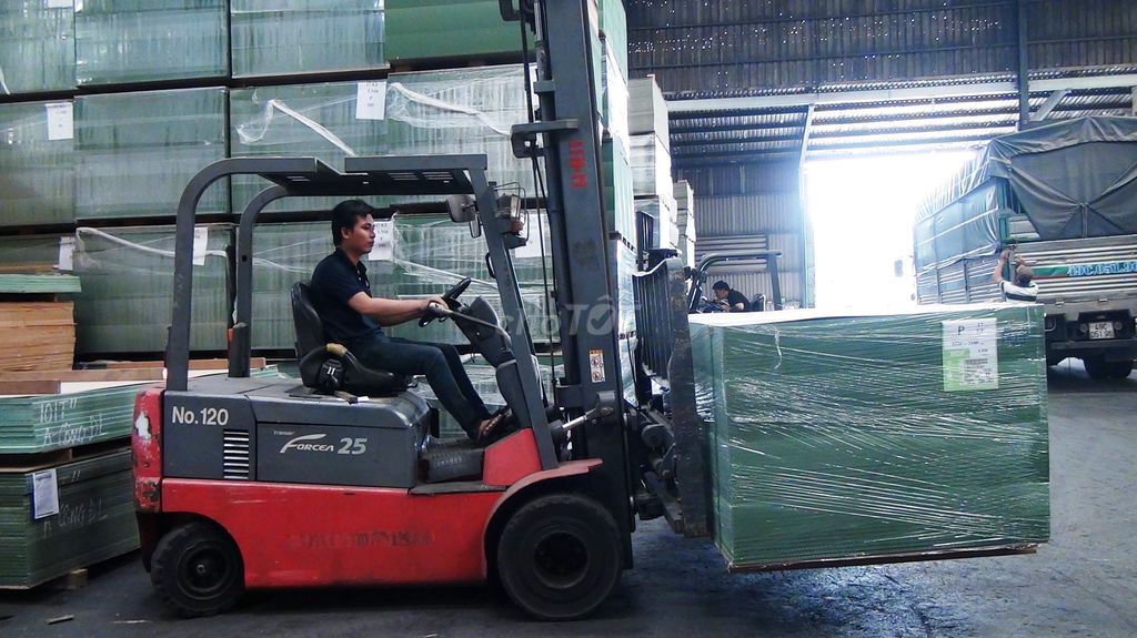 TUYỂN LAO ĐỘNG PHỔ THÔNG. Việc làm tại Quận 12 Tp Hồ Chí Minh được đăng bởi Duyên Phạm hình 3