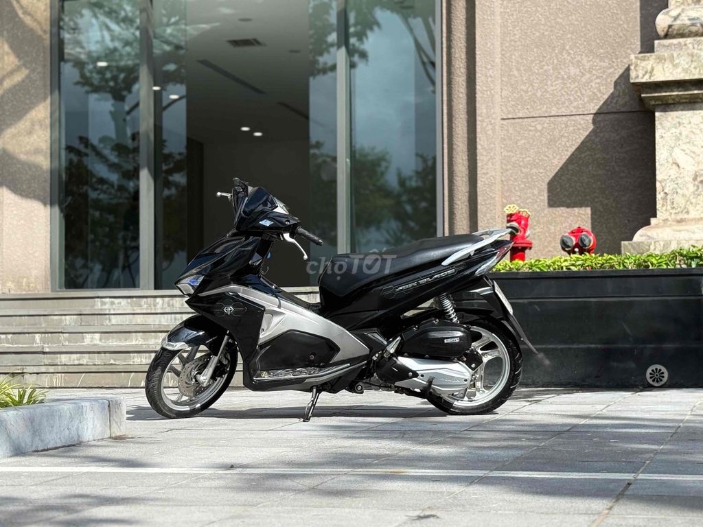 Air Blade đèn led xe nguyên bản từ mới Nguyên bản. Mua bán Xe máy tại Quận Ba Đình Hà Nội được đăng bởi Xe Máy Nam Thi hình 2