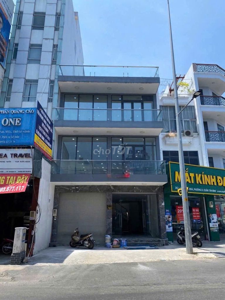NGUYÊN CĂN GÓC ĐẸP HOÀNG HOA THÁM 8M X 20M TRỆT 3 LẦU 