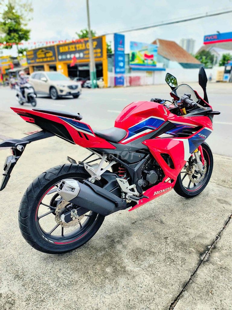 honda CBR150R odo 950km có bán góp. Mua bán Xe máy tại Thành phố Dĩ An Bình Dương được đăng bởi Dương ô tô motor bình dương hình 4