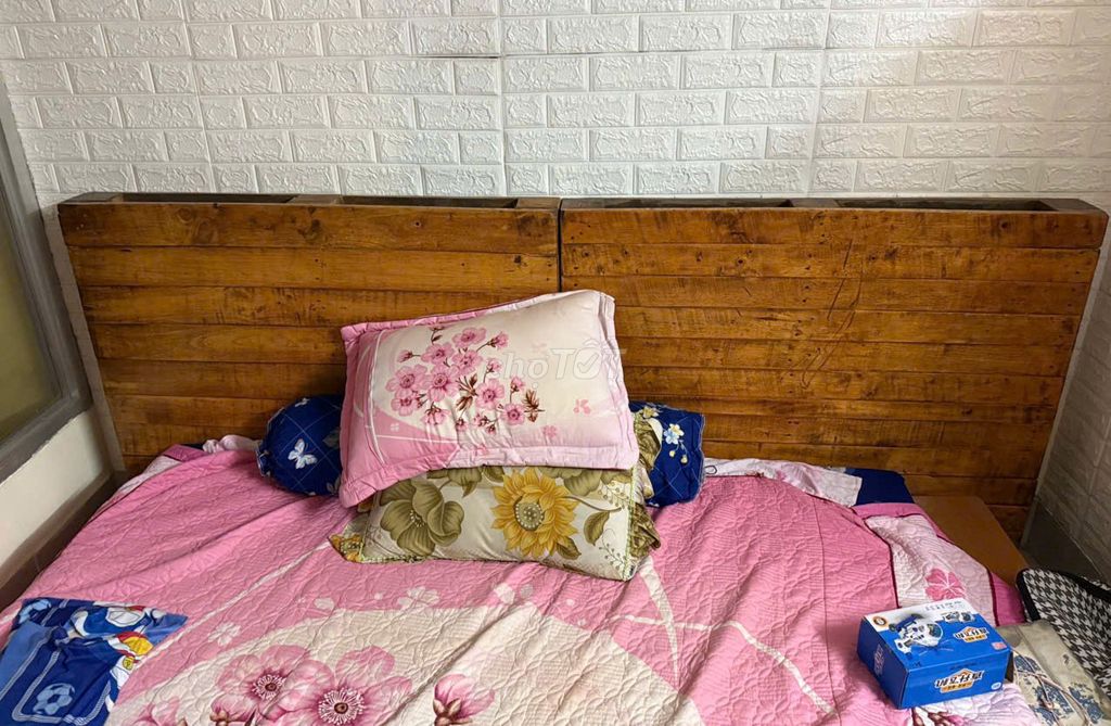 Thanh Lý Giường gỗ Pallet 2m x 2m x20cm + Kệ Gỗ. Mua bán Giường, chăn ga gối nệm tại Huyện Nhà Bè Tp Hồ Chí Minh được đăng bởi Long hình 1