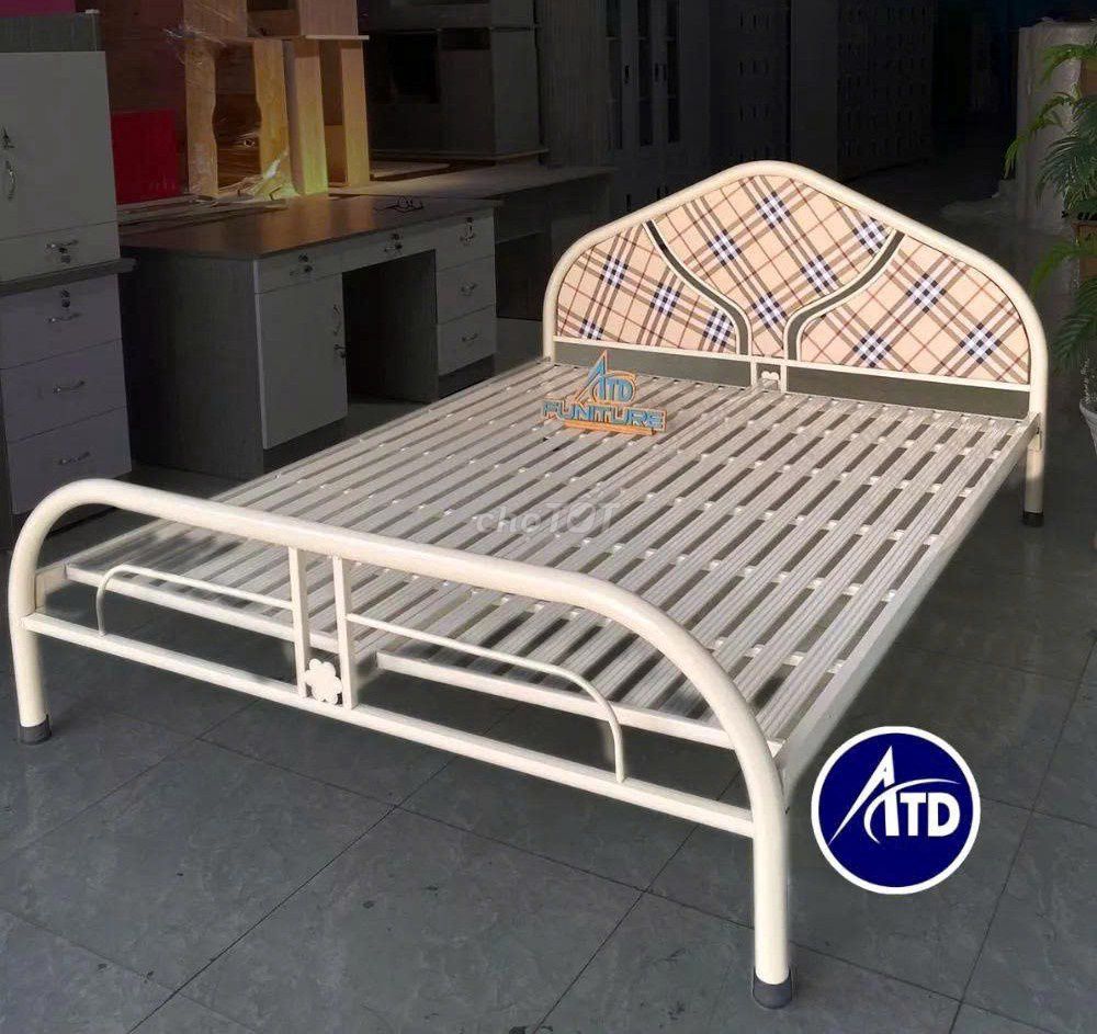 Giường Sắt Giường Sắt Giường Giường Giường Sắt Sắt. Mua bán Giường, chăn ga gối nệm tại Thành phố Tân An Long An được đăng bởi Tổng Kho Nội Thất Sài Gòn hình 1