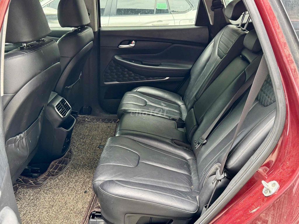 Hyundai SantaFe, 7 мест, автомат, бензин, красный