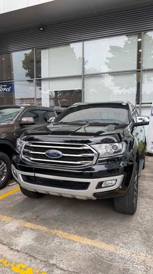 Ford Everest Titanium 4x2 Đen