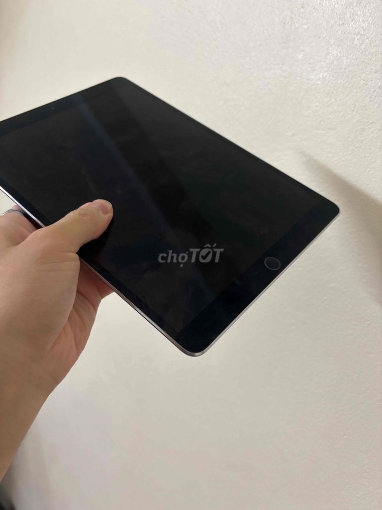 Apple iPad Pro 10.5 inch Xám. Mua bán Máy tính bảng tại Quận Hoàng Mai Hà Nội được đăng bởi Trọng Khánh hình 1