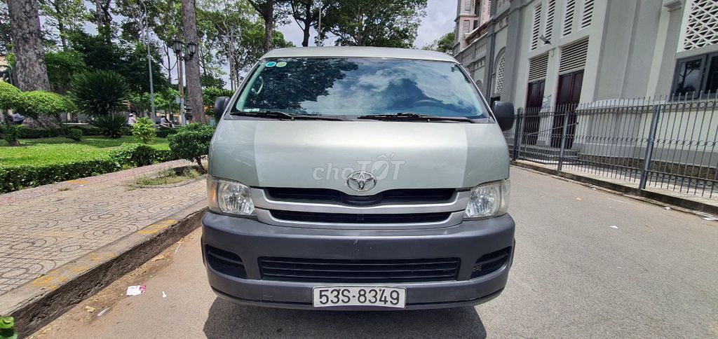 Toyota Hiace máy xăng dk t8.2010 mới 85% 1 đời chủ