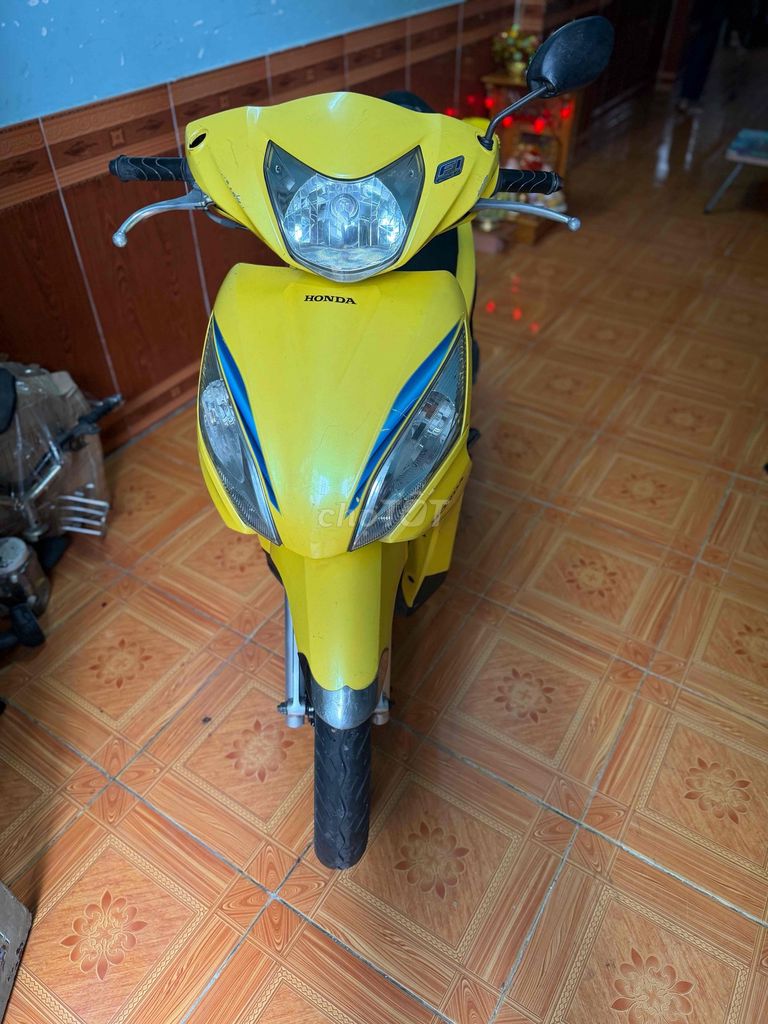 Honda Vision 2011 Желтый