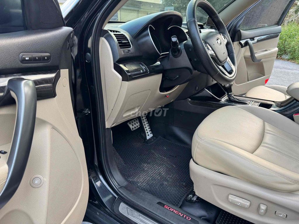 Kia Sorento 2017 2WD 2.2 DATH - 102000 km. Mua bán Ô tô tại Huyện Gia Lộc Hải Dương được đăng bởi Nhất Tín Ô Tô Hải Dương hình 10