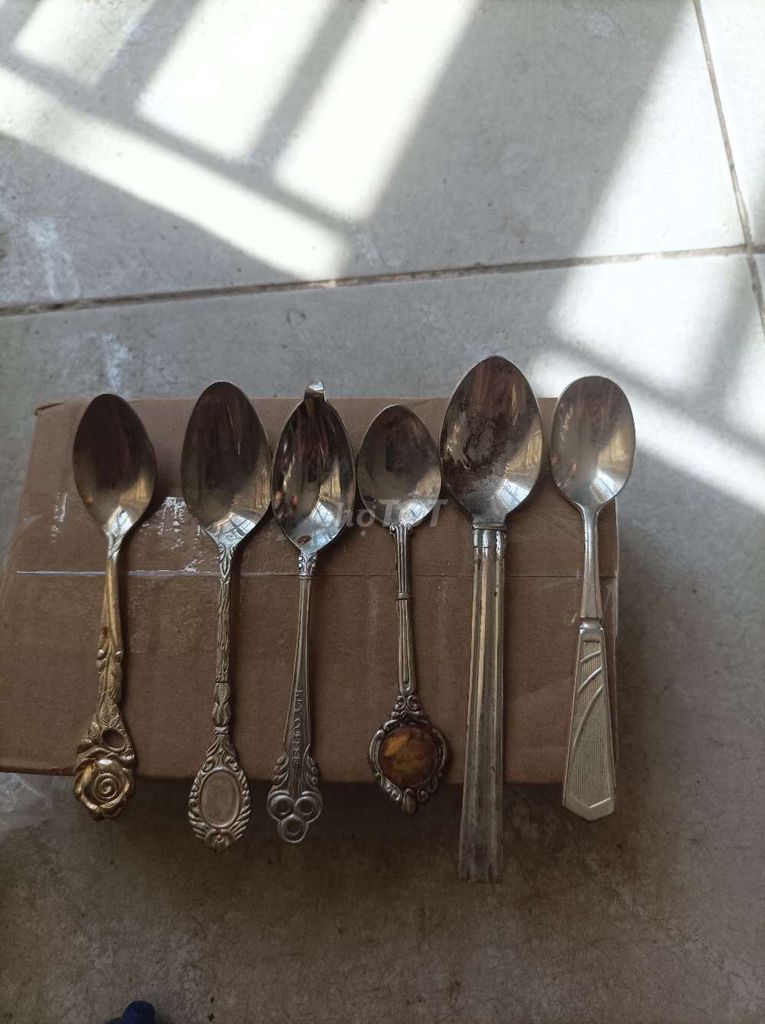 Muỗng kim loại 12 chiếc màu bạc. Mua bán Dụng cụ nhà bếp tại Quận 12 Tp Hồ Chí Minh được đăng bởi đào văn diễm hình 1