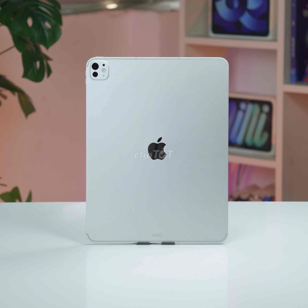 iPad Pro M5 13 inch 256GB Silver bản Wifi + 5g. Mua bán Máy tính bảng tại Quận Thanh Xuân Hà Nội được đăng bởi Bùi Anh Tuấn hình 1