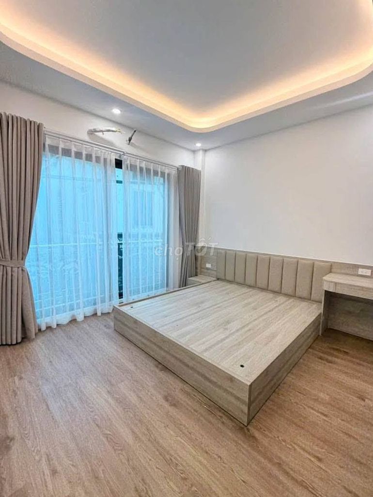 Дом 60м² на улице Зяи Фонг, Хоанг Май, с лифтом, под бизнес