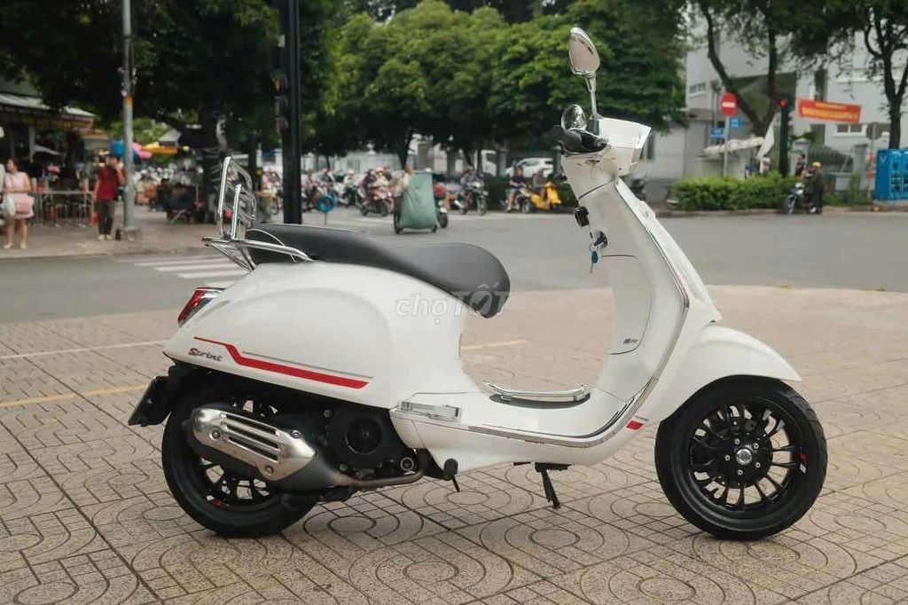 Piaggio Vespa Sprint 150 2023 белая, пробег 15 000 км