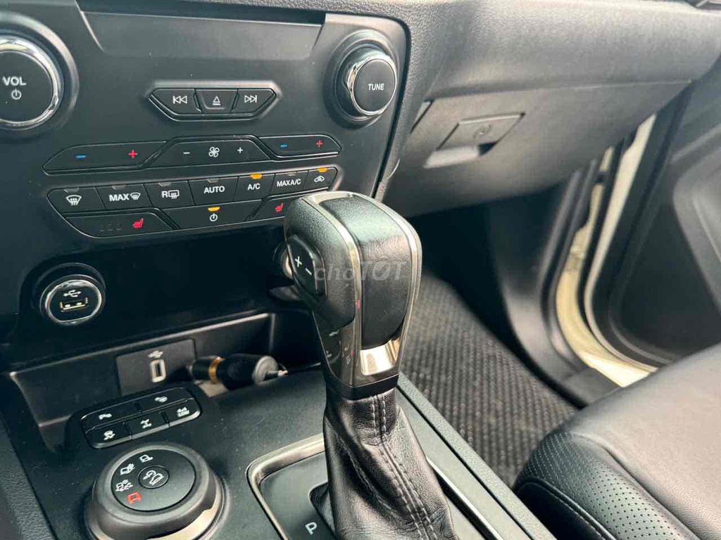 Ford Everest 2020 Titanium 2.0L AT 4WD - 86236 km. Mua bán Ô tô tại Quận Cầu Giấy Hà Nội được đăng bởi Tuấn hình 5