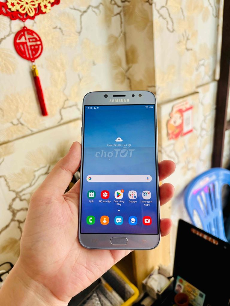 Samsung J7pro Ram 3/32G màn zin . 2 sim êm