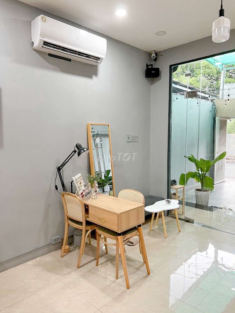 Sang lại tiệm nails 60m2