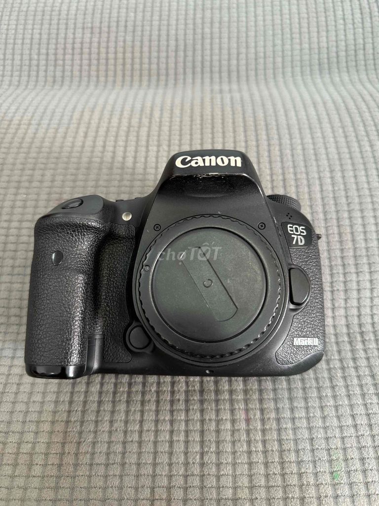 Canon 7D mark ii đẹp khá giá rẻ