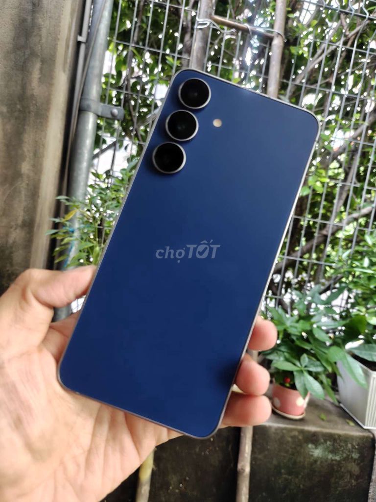 Samsung Galaxy S25 FE 256GB Xanh Navy 8GB Like New. Mua bán Điện thoại tại Quận 4 Tp Hồ Chí Minh được đăng bởi Nguyễn Nhân hình 1