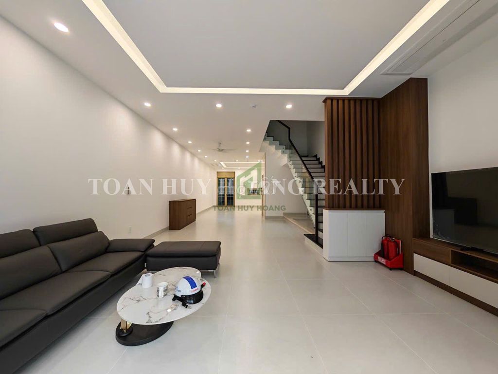 Rent · 4 bd · 120 м² · Quận Hải Châu, ул. Đường Hóa Sơn 9