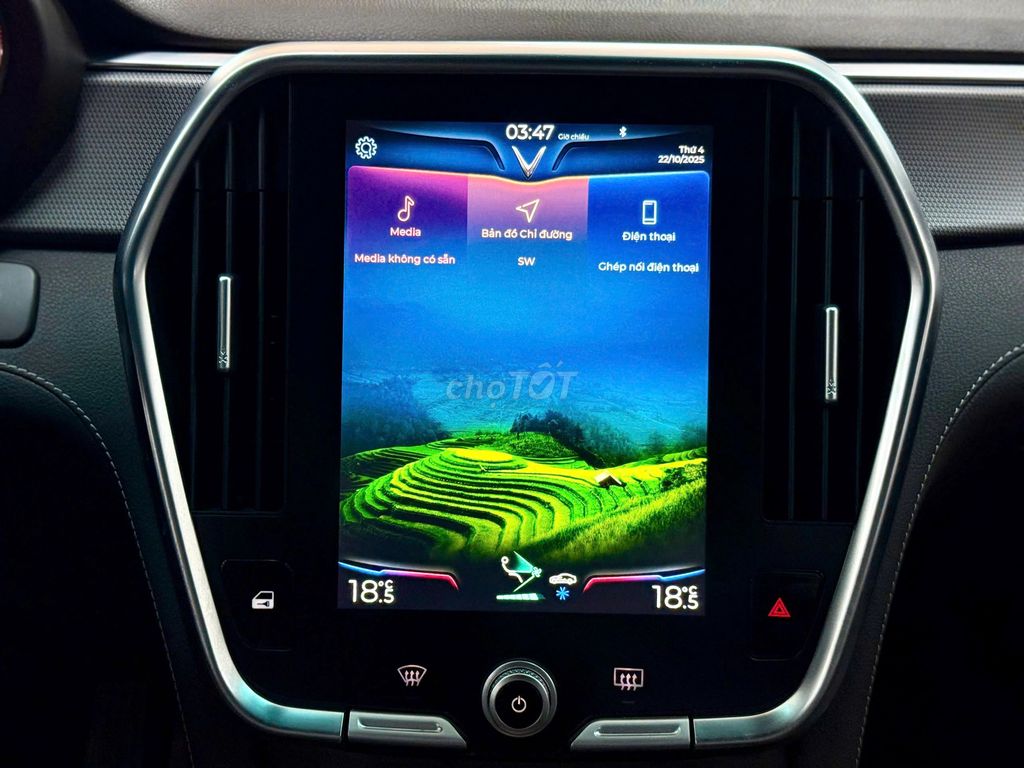 VinFast Lux SA2.0 2019 - Hỗ Trợ Vay. Mua bán Ô tô tại Quận 3 Tp Hồ Chí Minh được đăng bởi Kim Ngân Xe Lướt hình 7