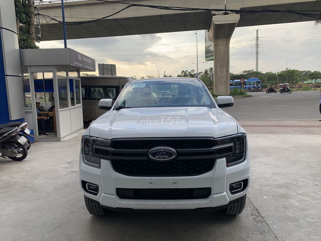 Ranger XLS 1 cầu, đủ màu xe sẵn giao ngay, vay 70%. Mua bán Ô tô tại Huyện Châu Thành Tiền Giang được đăng bởi Khiêm Ford Phú Mỹ hình 5