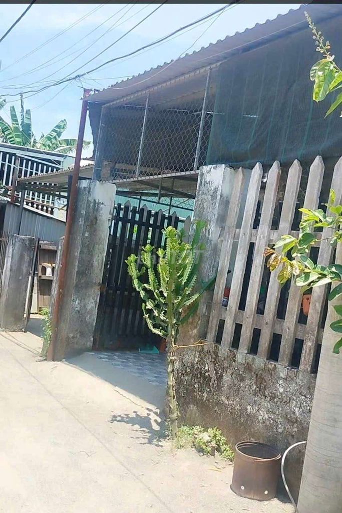 Nhà bán 2 tầng Hoàng Văn Thái đường ô tô vô tận nhà. Mua bán nhà ở tại Quận Liên Chiểu Đà Nẵng được đăng bởi TUẤN HÙNG hình 1