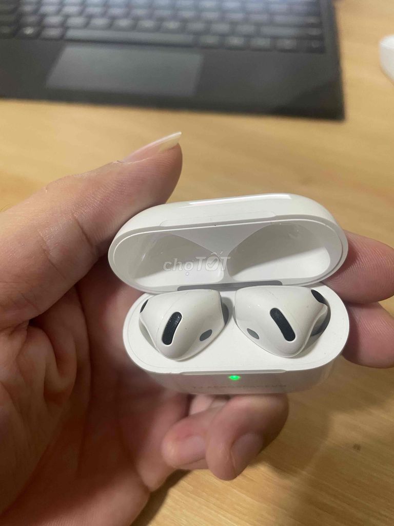Apple AirPods 4 Trắng Tai nghe không dây. Mua bán Tivi, Âm thanh tại Thành phố Dĩ An Bình Dương được đăng bởi Hải Đăng hình 1
