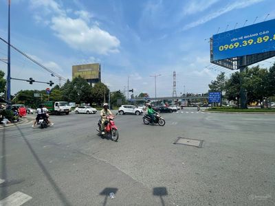 Bán nhà 2 lầu 4.5 x 13m hẻm ô tô ngay MT Đỗ Xuân Hợp, Q9 giá 3.98 tỷ