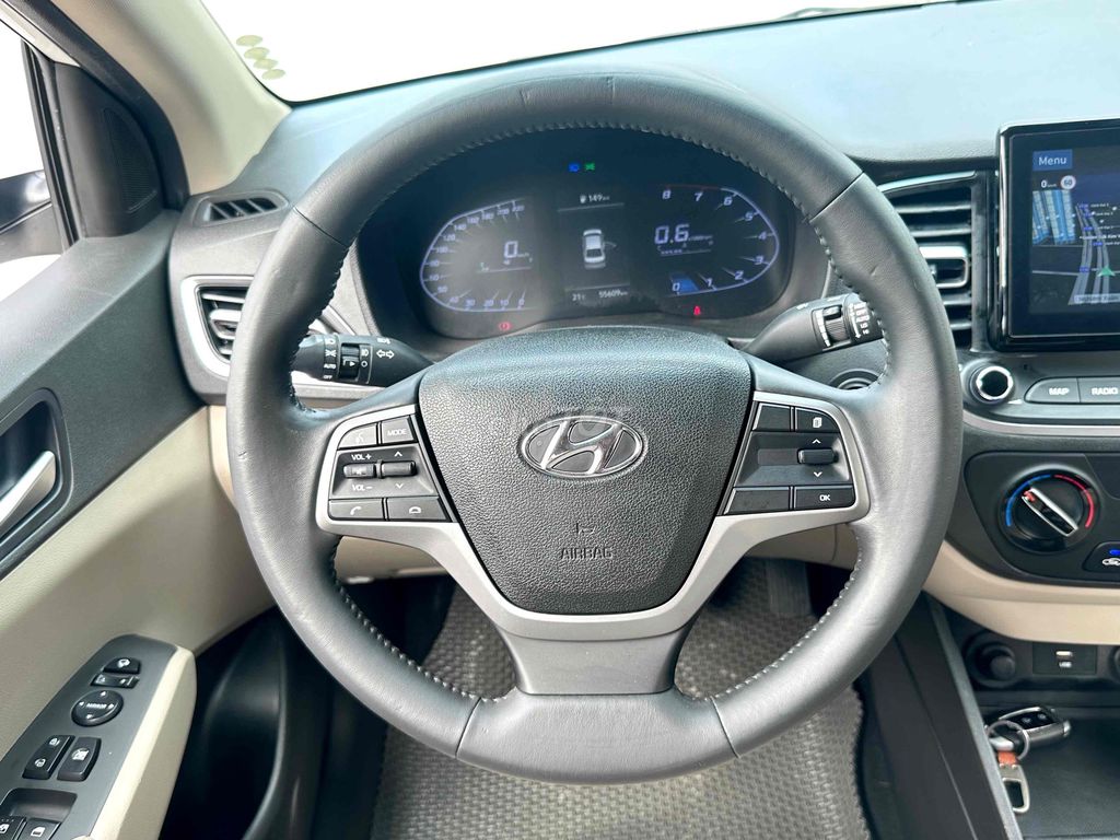 Hyundai Accent 2023 1.4 MT Trắng 5500 km. Mua bán Ô tô tại Quận Hoàng Mai Hà Nội được đăng bởi Thang Pham hình 4