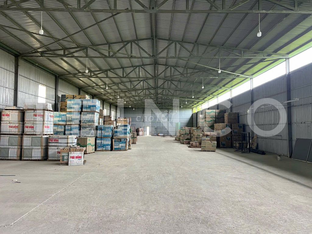 Kho xưởng bãi 1.500 m² kho xây dựng 1.050 m², lộ Container