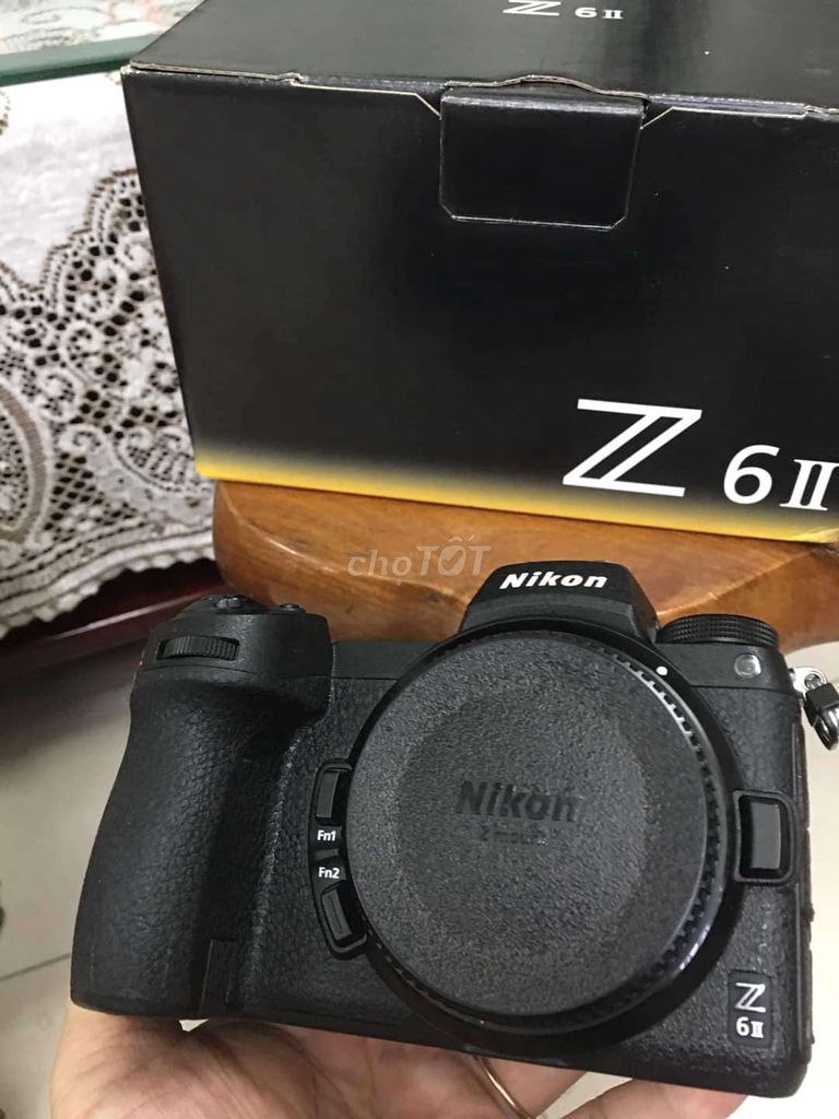 Canon Z6 II body only full like new 98%