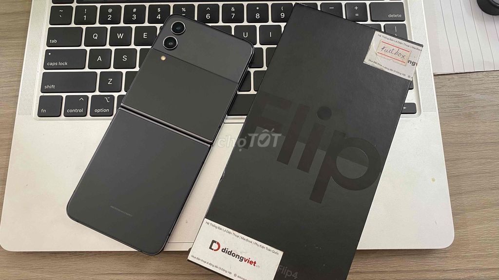 Samsung Galaxy Z Flip4 128GB Đen. Mua bán Điện thoại tại Quận 7 Tp Hồ Chí Minh được đăng bởi Nhungle hình 1