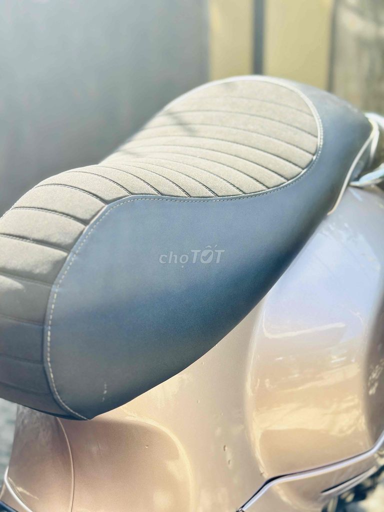 Piaggio Vespa GTS 125 2015 3VAL IE Vàng đồng. Mua bán Xe máy tại Quận 12 Tp Hồ Chí Minh được đăng bởi Ta Thanh Thai hình 5