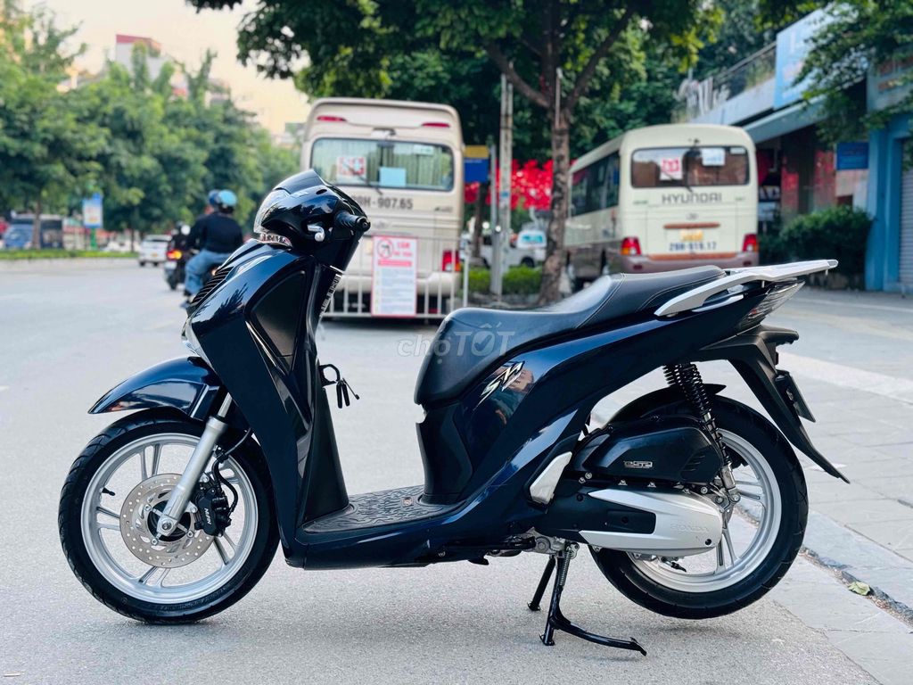 Sh 125fi khoá smarkey đèn led cuối 2017 đại chất. Mua bán Xe máy tại Quận Cầu Giấy Hà Nội được đăng bởi nguyễn bích thuỷ hình 8